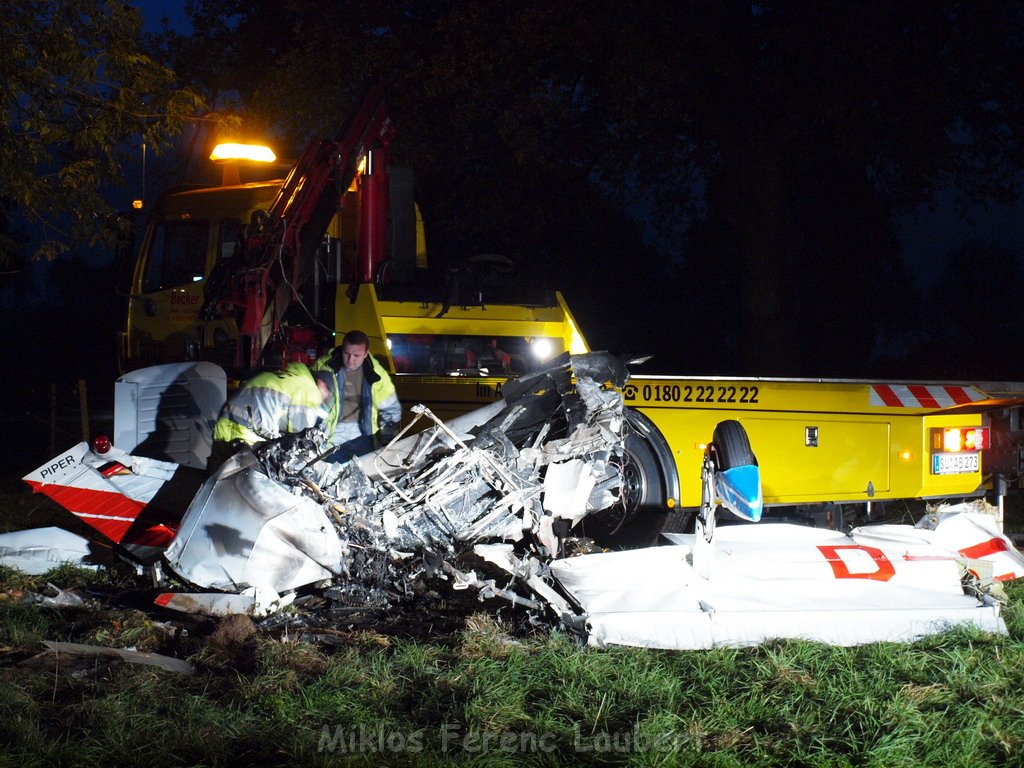 Kleinflugzeug abgestuerzt Sankt Augustin Meindorf P342.JPG